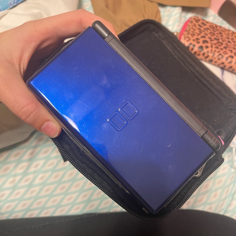 COPY - Nintendo SD switch , older model comes with switch,protecting case,pen,1…
